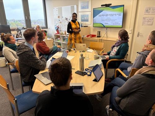 Presentation of results in the colloquium of the research methods group