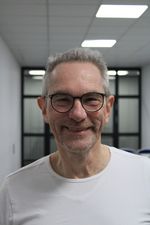 Auf dem Bild ist Clemens Hillenbrand zu sehen.