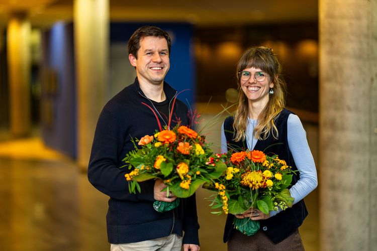 Sophie Berg und Hendrik Wolter gewinnen Preis der Lehre