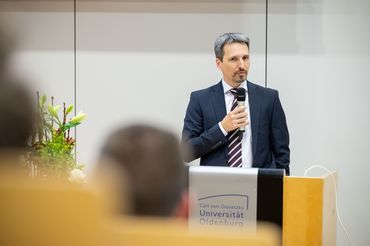 Stellv. Departmentdirektor Prof. Dr. Prokop