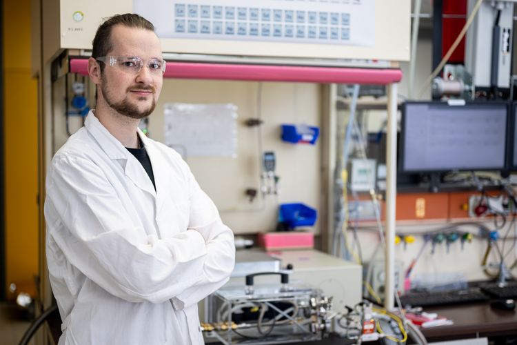 Oliver Johannesen erhält Kekulé-Stipendium für nachhaltige Katalyseforschung