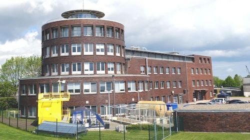 Right on the water: the campus of the University of Oldenburg in Wilhelmshaven. Photo: Markus Hibbeler