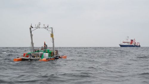 Der autonome Katamaran HALOBATES des ICBM im Nordsee-Einsatz [Foto: L. Gassen].