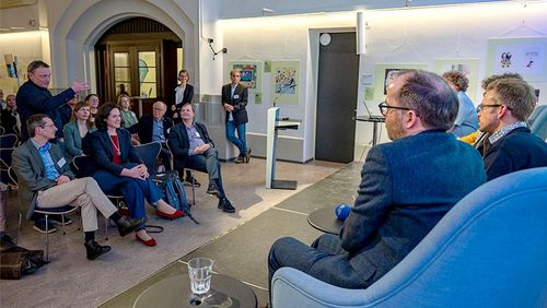 After a discussion round, there was a lively exchange with the guests in the audience. Photo: MARUM - Centre for Marine Environmental Sciences, University of Bremen; V.Diekamp