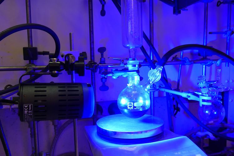 Labore des Instituts für Chemie: UV-Lampe 