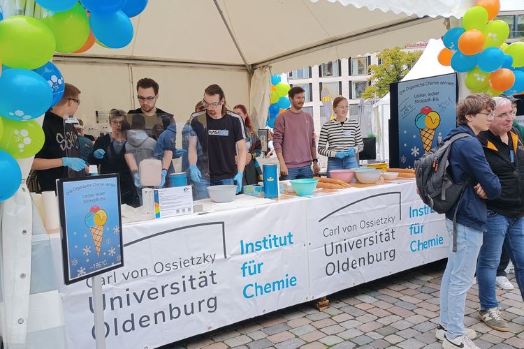 Das Institut beim Ahoi-MINT-Festival in Oldenburg.