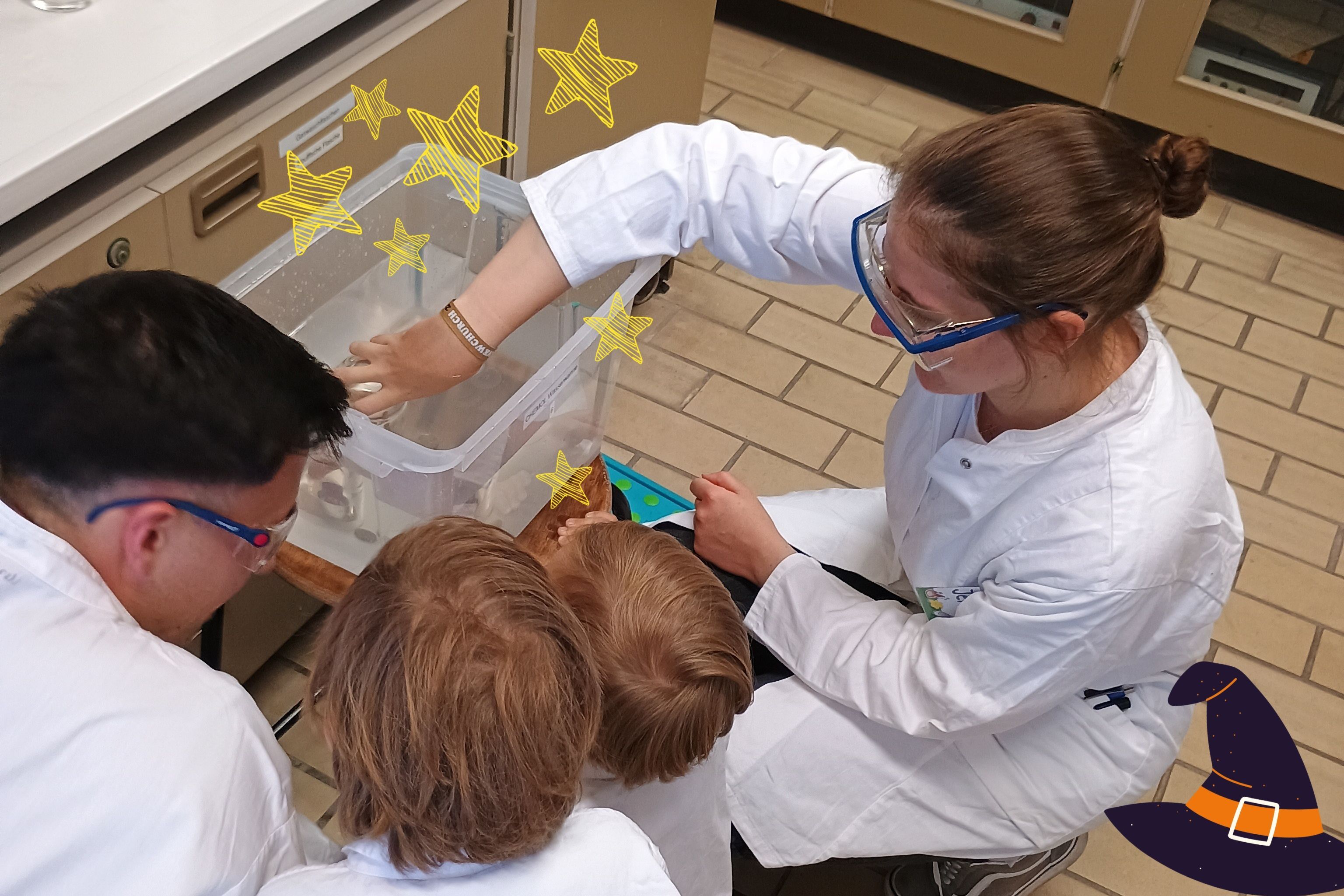 Kindergarten children experiment in the laboratories at the Institute of Chemistry