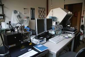 Foto des Rasterkraftmikroskops (Gesamtübersicht)