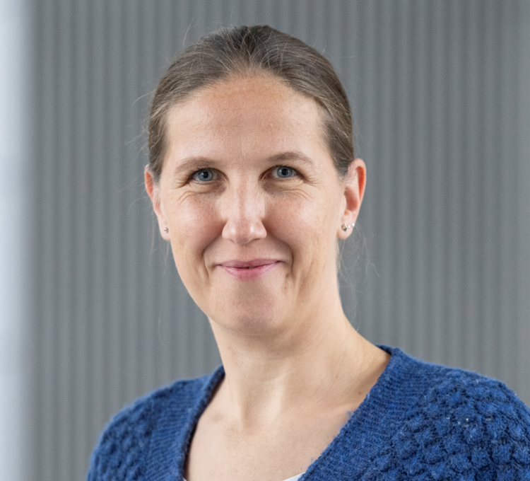 Dr. Susanne Quintes