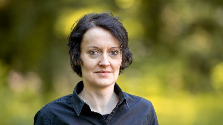 Portraitfoto von Manuela Schiek.