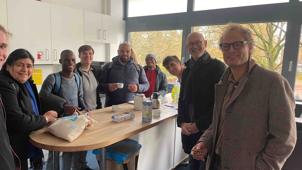  A group of participants at the DAAD Winter School having coffee.