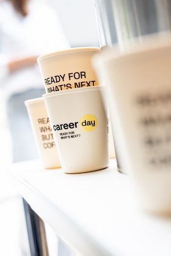 Kaffee-Becher Career Day