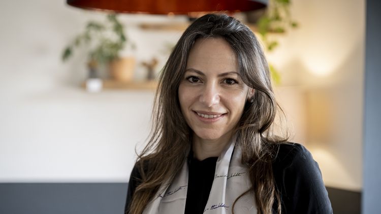 Portrait of Hanin Karawani with Humboldt scarf.