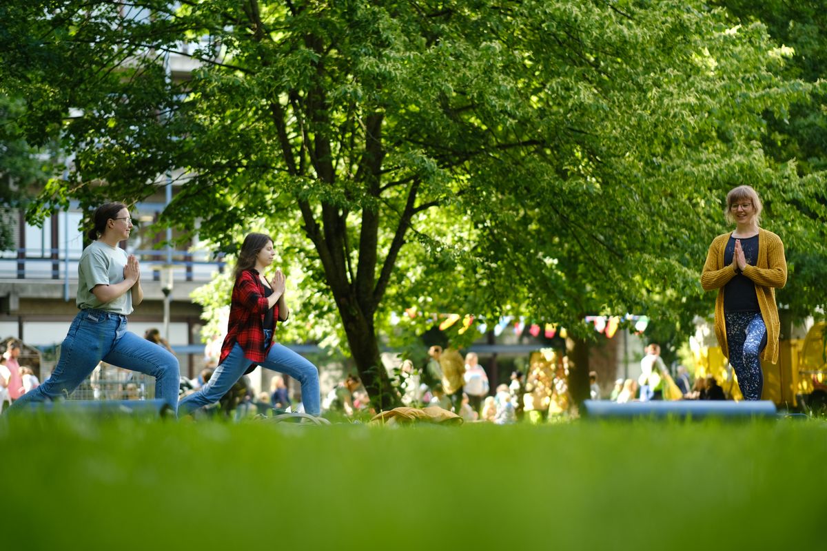 Internationales Sommerfest 2024: Yoga