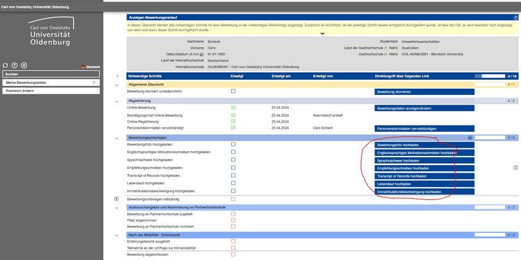 Screenshot des Online-Bewerbungsportals der Carl von Ossietzky Universität Oldenburg. Es zeigt eine Übersicht über den Bewerbungsstatus mit Informationen zu den notwendigen Schritten und deren Erledigung. Grüne Häkchen kennzeichnen bereits abgeschlossene Schritte. Mehrere Zeilen im Bereich "Bewerbungsunterlagen" sind rot umrandet, was darauf hinweist, dass die entsprechenden Dokumente noch hochgeladen oder vervollständigt werden müssen. 