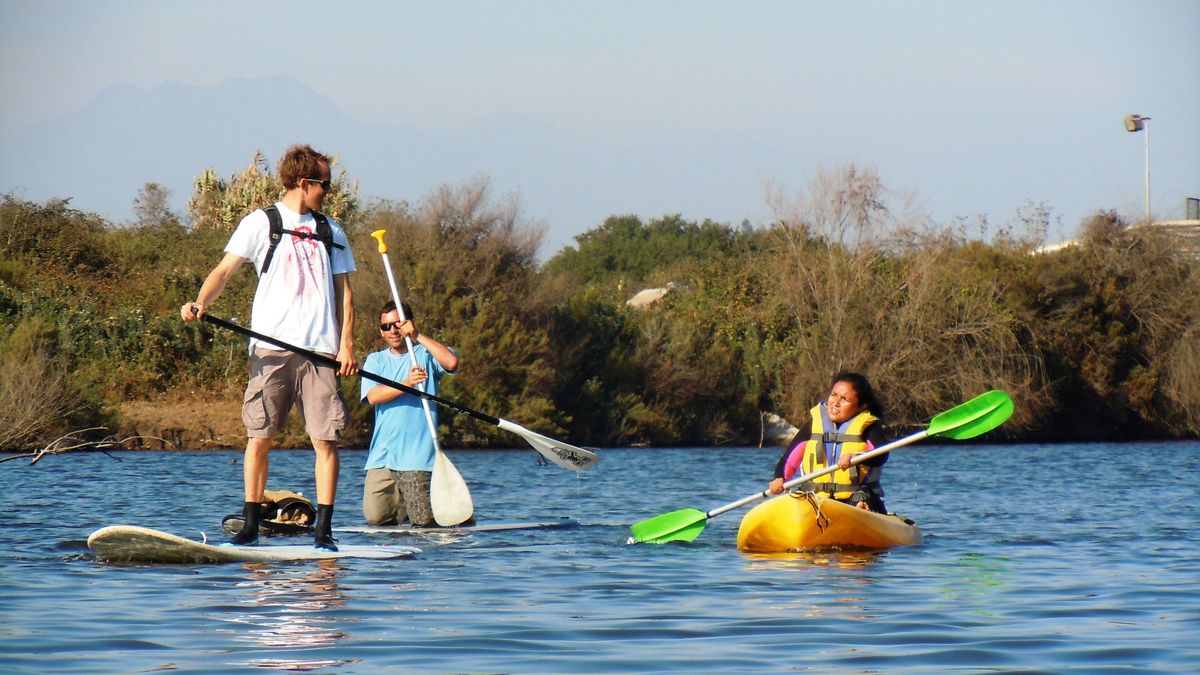 Studierende beim Wassersport