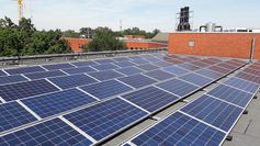 1. Teil der PV-Anlage auf dem Dach von Gebäude W03