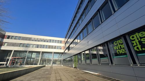 Photo of the University of Oldenburg building that houses the Innovation Campus.