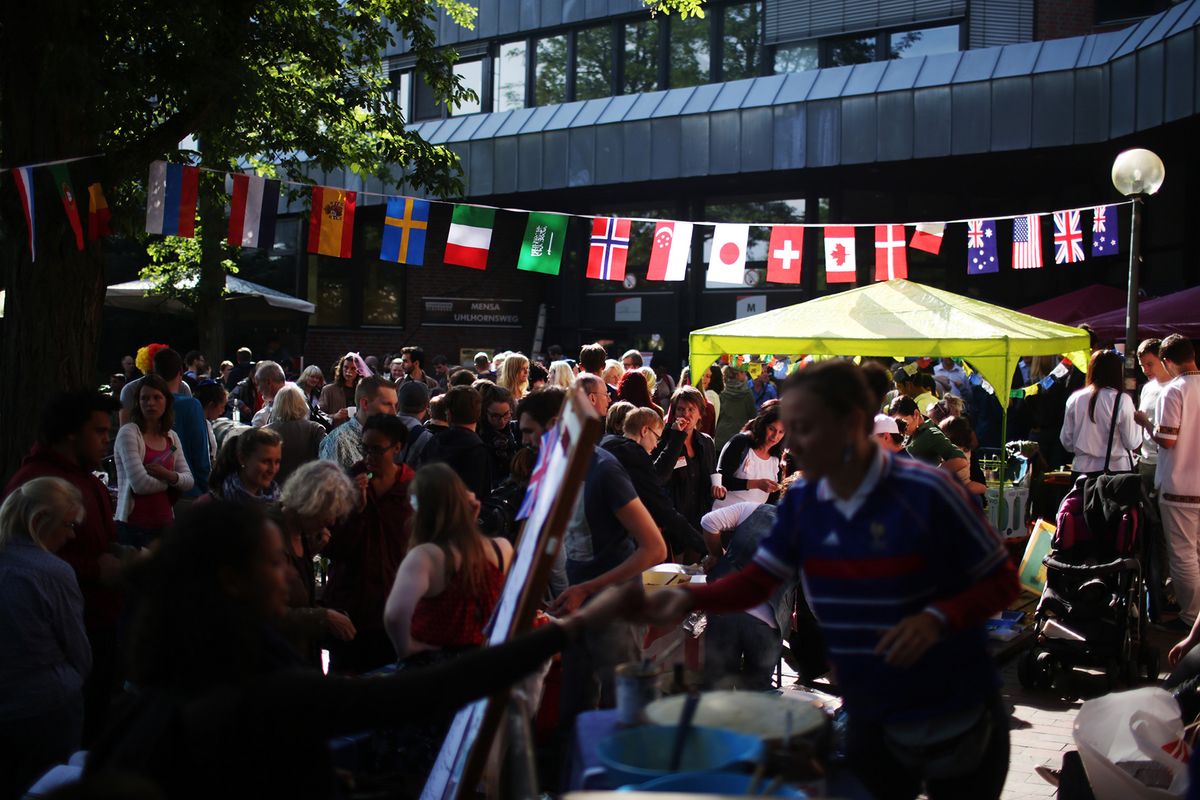 International Summer Festival 2016: Visitors on the Mensa forecourt