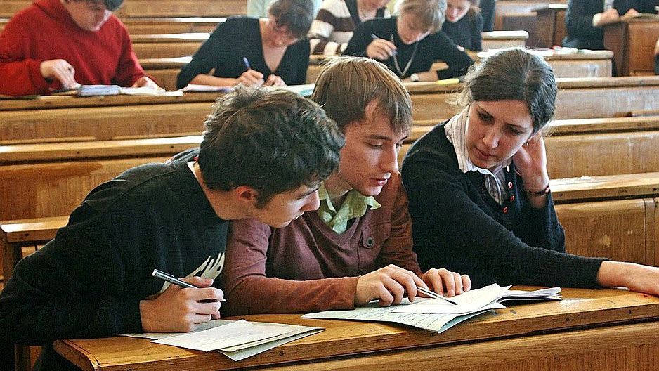 Studierende beim Lernen