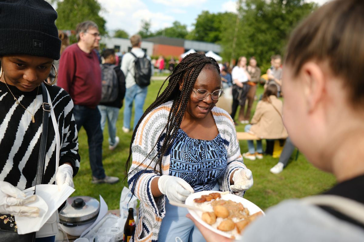 Internationales Sommerfest 2024: Essensstand