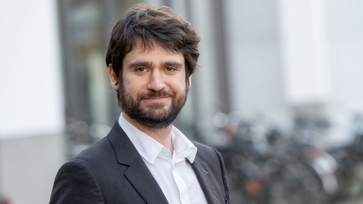 Porträtfoto Prof. Dr. Marius Sältzer, Universität Oldenburg.