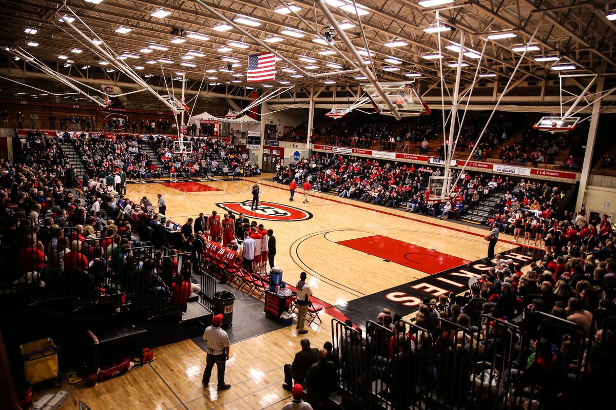 Full basketball hall at a game