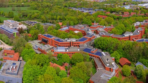 Aerial view of the university buildings on the Wechloy campus.