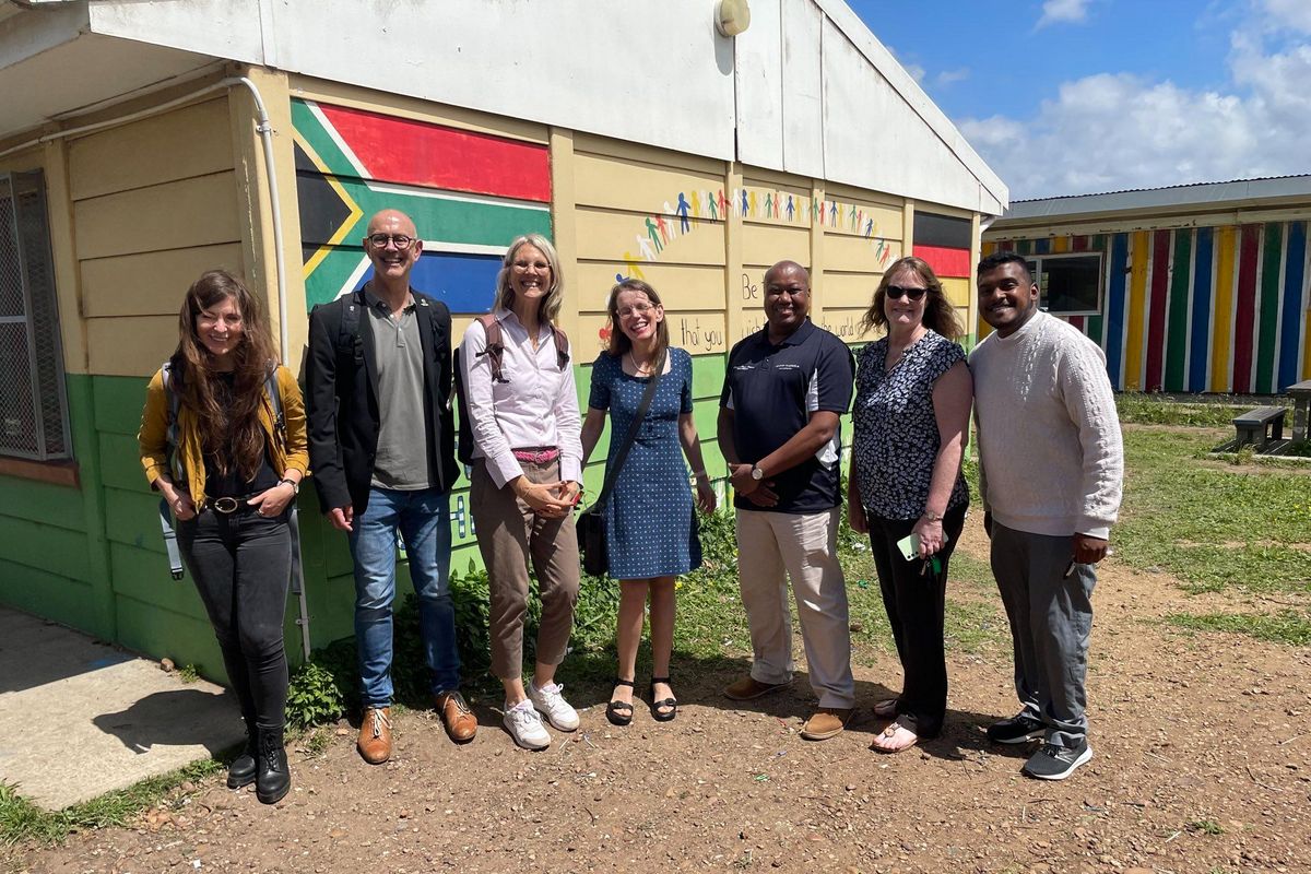 Besuch einer Schule in Gqeberha (Südafrika) durch Projektteilnehmende