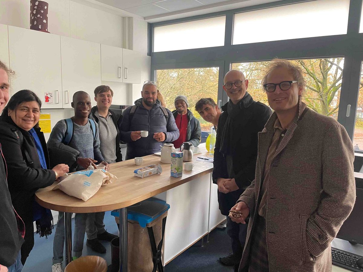  A group of participants at the DAAD Winter School having coffee.
