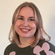 Juliane Carsjens (Tutor*in)