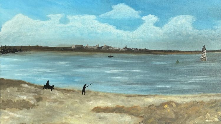 Gemälde von einem Strand. Es ist nicht erkennbar, ob es sich um einen See, einen Fluss oder eine BUcht handelt. Vorn sind dünenartige Strukturen erkennbar und schwarze Silhouetten von wenigen Menschen, darunter ein Angler.