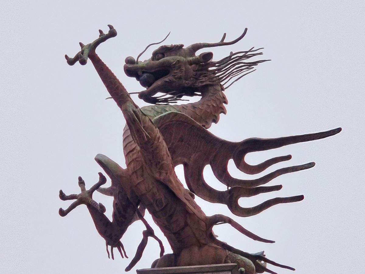 Drachenstatue an der Inha University