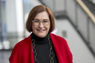 Portrait Prof. Dr. Andrea Strübind, Vizepräsidentin für Studium und Lehre