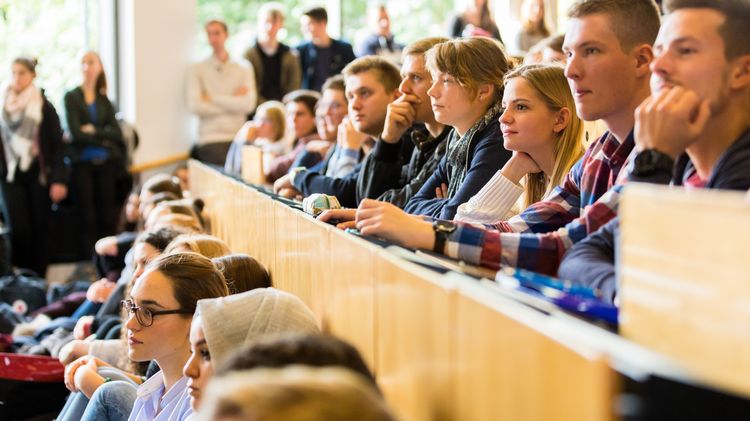 Studierende, mohssen assanimoghaddam